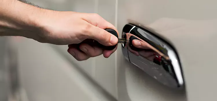 Why Choose Our Auto Locksmith Team in Hicksville, NY?