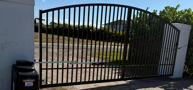 Driveway Fence Repair Hicksville